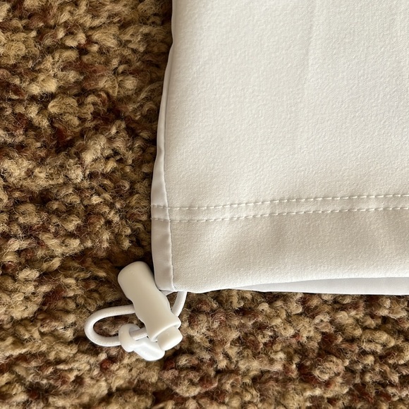 Under Armour Women’s Run Anywhere Jacket Size L NEW! - Picture 6 of 11